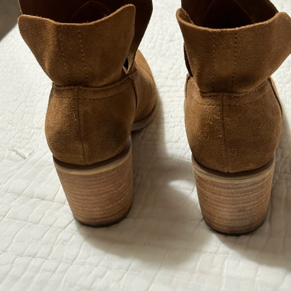 Nordstrom BP tan suede ankle boots - Picture 5 of 6